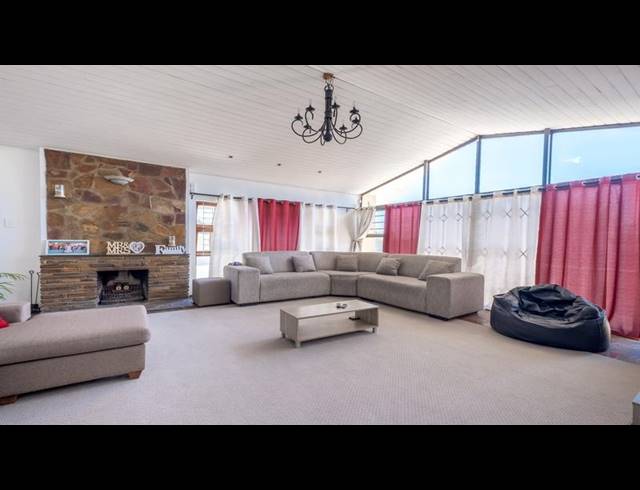 5 BEDROOM HOUSE FOR SALE IN PAROW NORTH